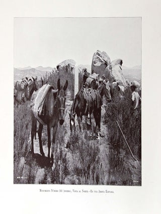Vistas de los monumentos á lo largo de la línea divisoria entre México y los Estados Unidos de El Paso al Pacífico
